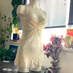 ELEGANT LACE MINI DRESS